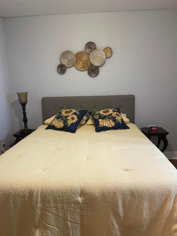 Twelve Oaks Modern Independent Apartment Tampa Extérieur photo