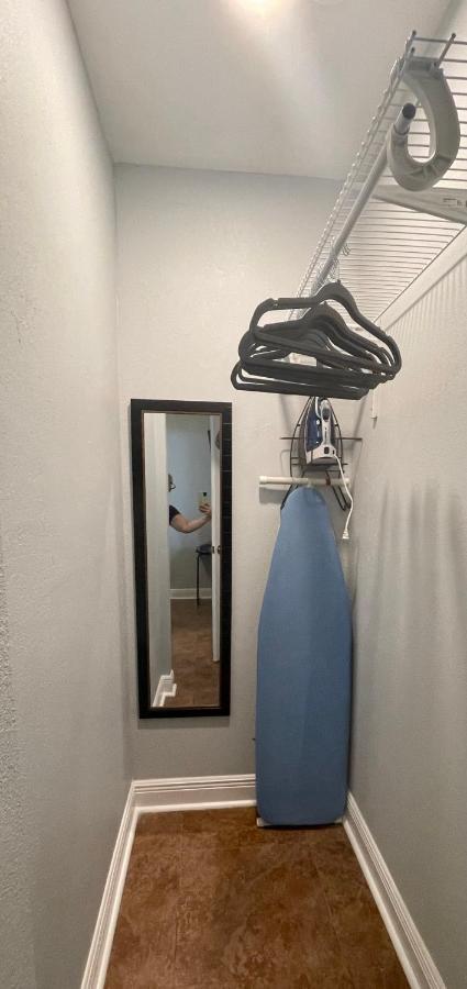 Twelve Oaks Modern Independent Apartment Tampa Extérieur photo